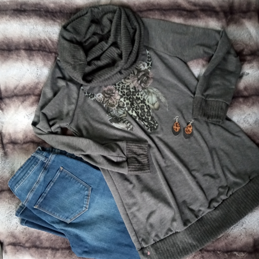 Swoop neck leaopard skill shirt